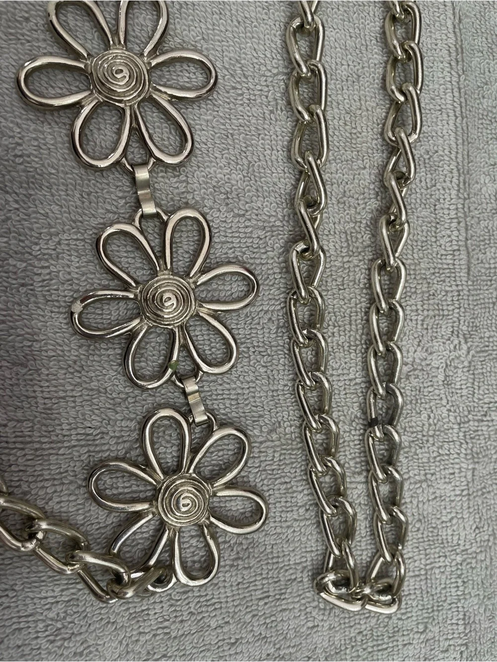 Silver Daisy Link Belt for Women - Floral Chain Waist Accent